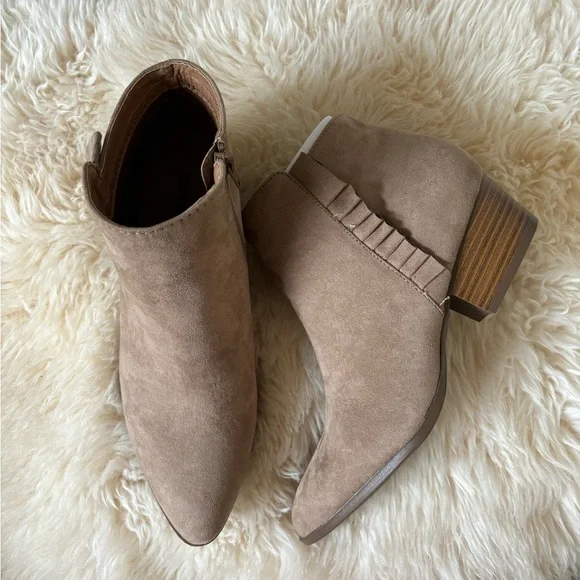 JustFab booties - Picture 1 of 7